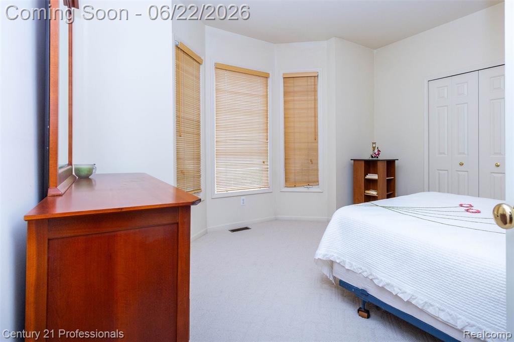 8225 Brookstone Lane, Clawson, MI 48348 — Photo 35