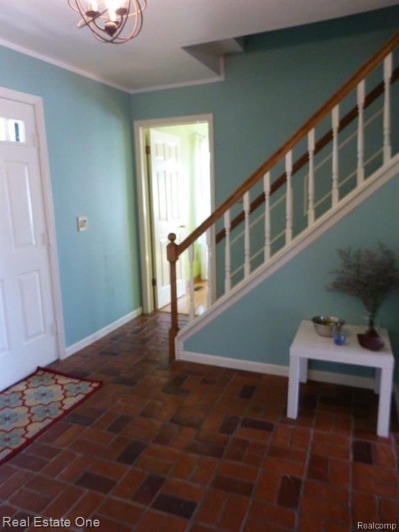 5837 FOLKSTONE Drive, Troy, MI 48085 — Photo 34