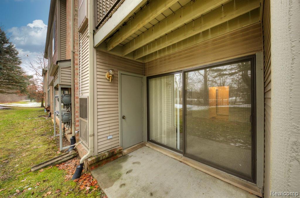 42489 Lilley Pointe Drive, Canton, MI 48187 — Photo 24
