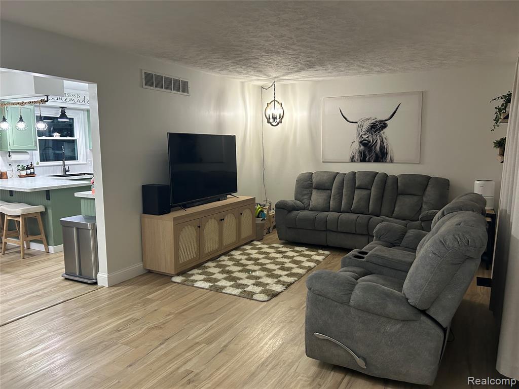 4092 Farner Street, Linden, MI 48451 — Photo 8
