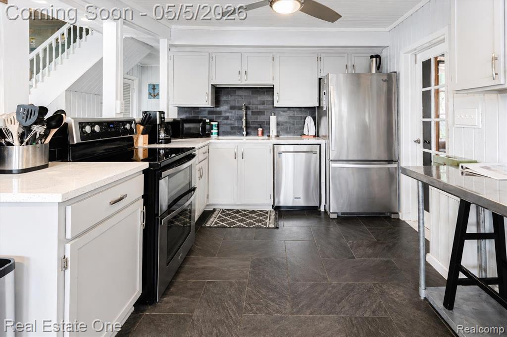 9590 Roundlake Boulevard, White Lake, MI — Photo 8