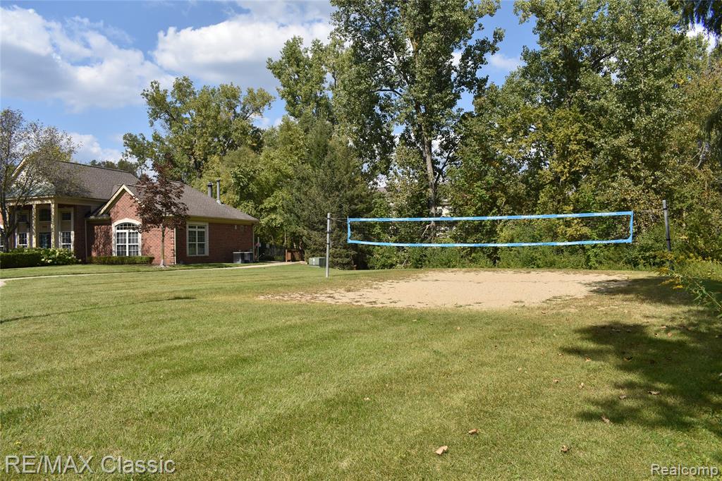 417 Old Pine Way Drive, Walled Lake, MI 48390 — Photo 33