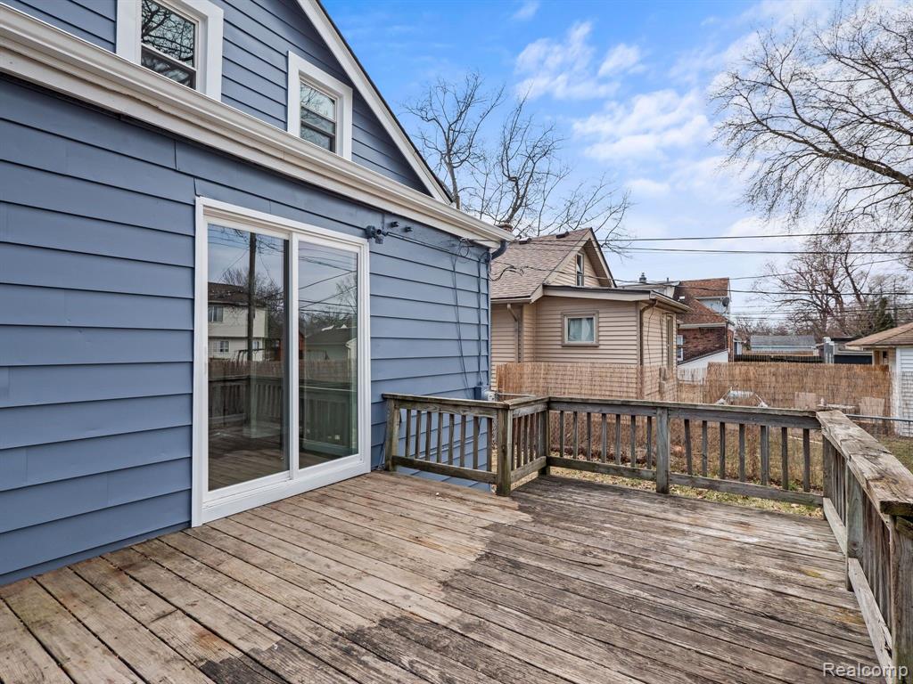 446 W BERNHARD Avenue, Hazel Park, MI 48030 — Photo 3