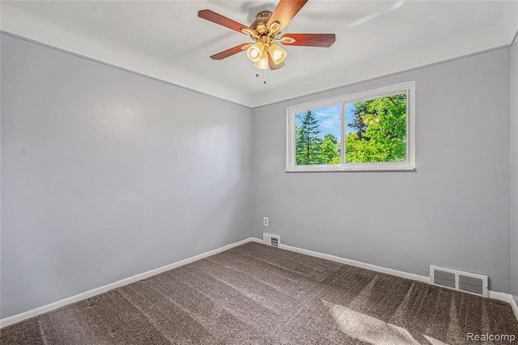 6275 Westmoor Drive, Shelby, MI 48316 — Photo 19