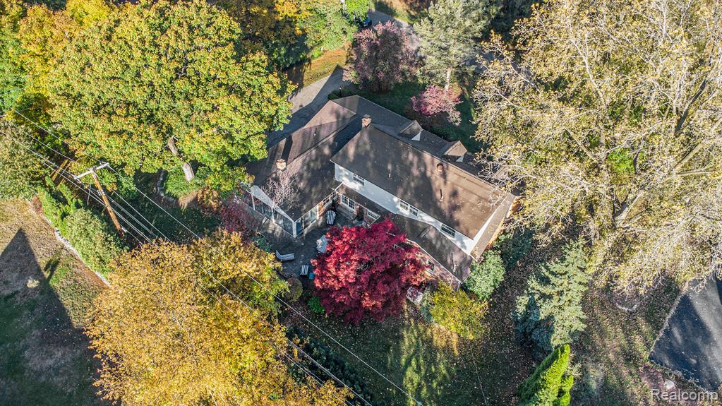 4597 Broughton Drive, Bloomfield Hills, MI 48301 — Photo 56