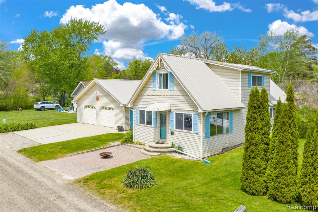 7489 Aspen Road, Lexington, MI 48450 — Photo 2