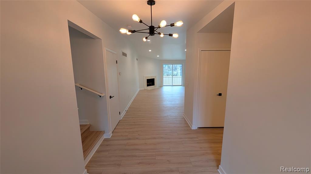2014 Waldons Court S, West Bloomfield, MI — Photo 3