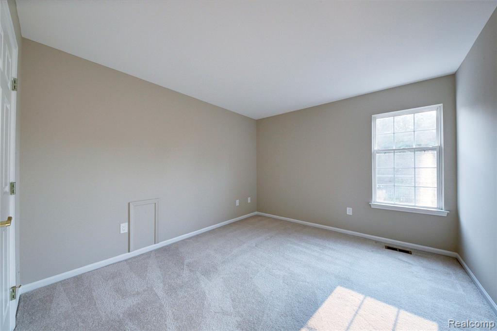 4269 Warrington Drive, Wixom, MI 48393 — Photo 25