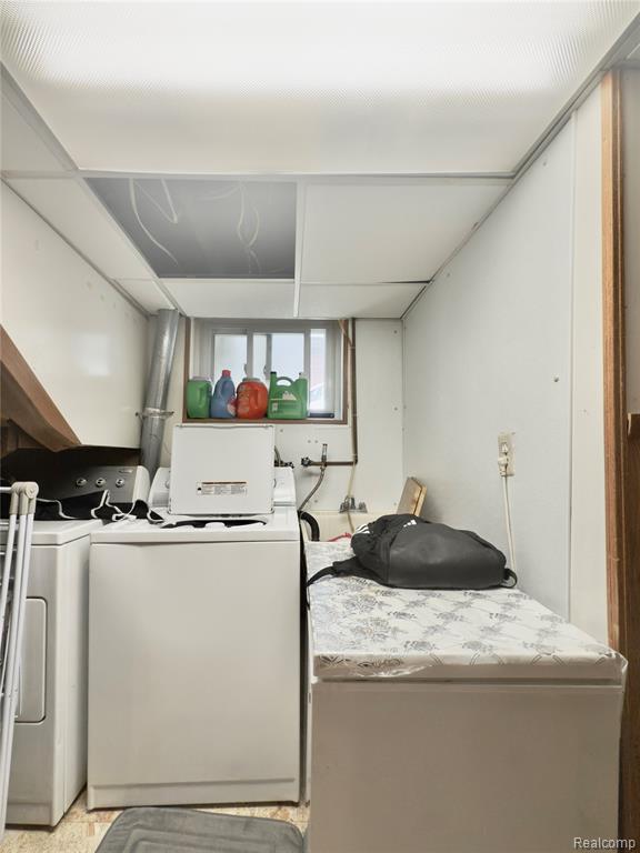 6939 Appoline Street, Dearborn, MI 48126 — Photo 24