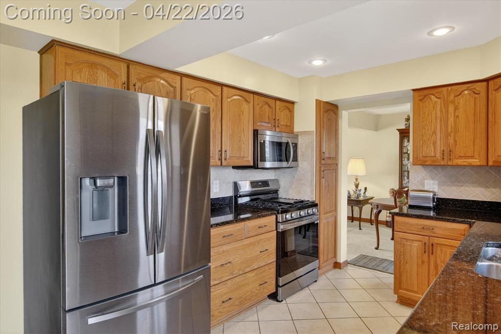44226 Harsdale Drive, Canton, MI 48187 — Photo 16