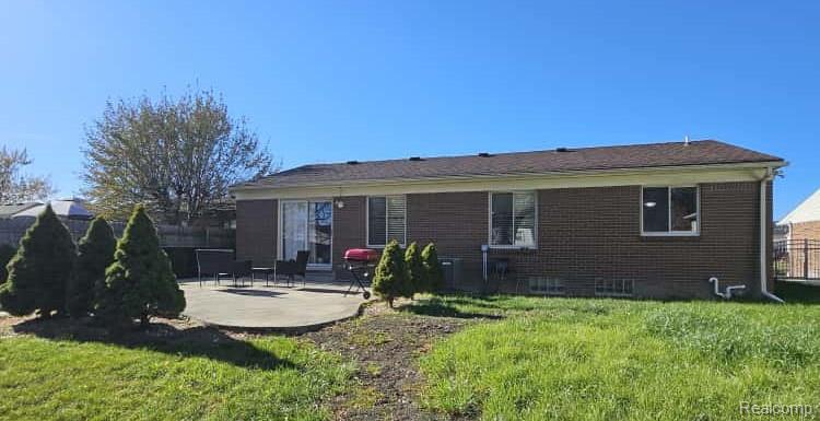 42116 Ehrke Drive, Clinton Twp, MI 48038 — Photo 5