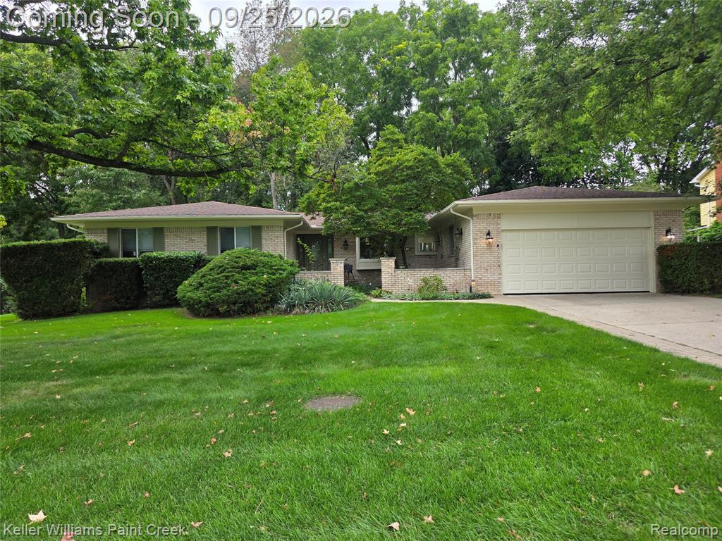 Property photo for 212 Canterbury Trail Drive, Rochester Hills, MI 48309