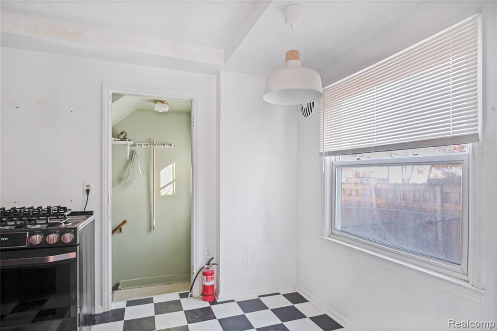 258 Piper Boulevard, Detroit, MI 48215 — Photo 5