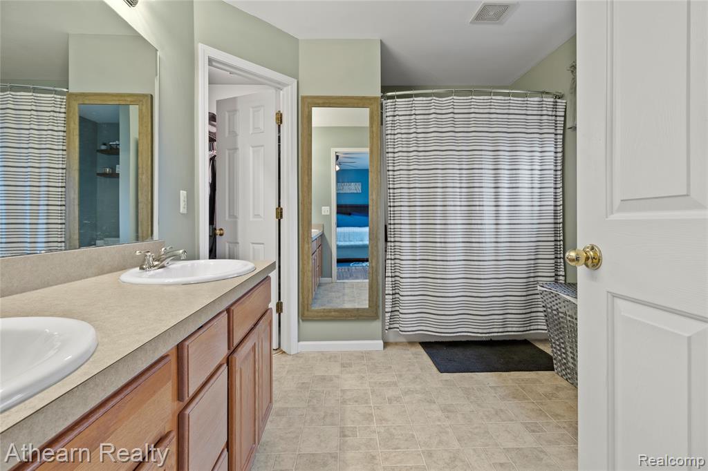 4335 Pondview Drive, Swartz Creek, MI 48473 — Photo 33