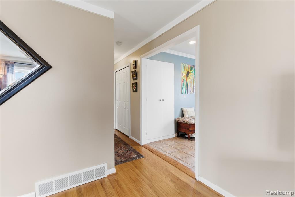 8164 Gerald Avenue, Warren, MI 48093 — Photo 10