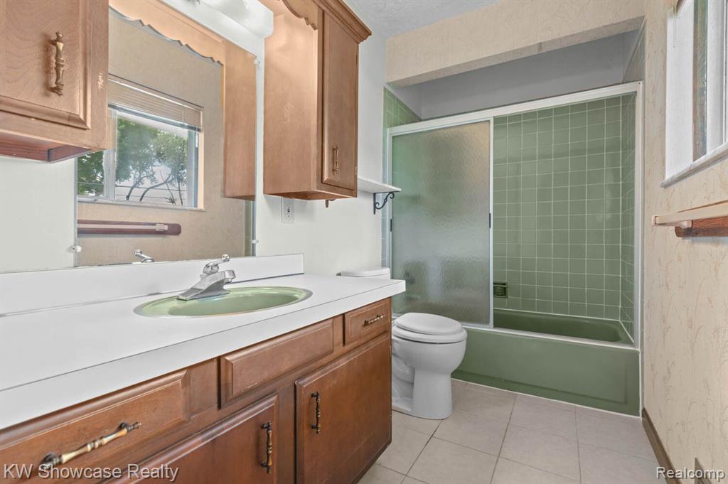 7675 VISGER Avenue, Waterford, MI 48329 — Photo 15