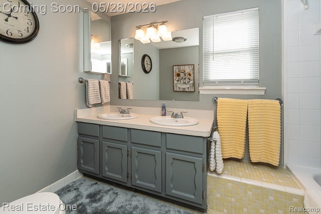 40788 Executive Drive, Sterling Heights, MI 48313 — Photo 25
