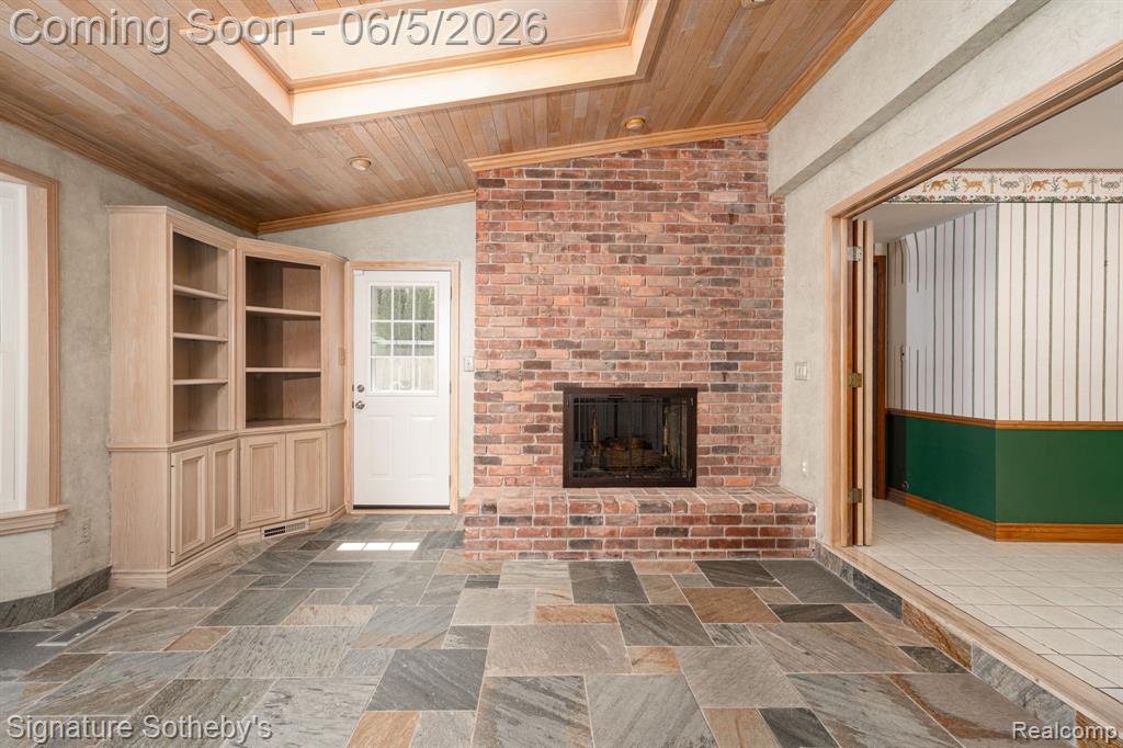 274 Hillcrest Avenue, Grosse Pointe, MI 48236 — Photo 18
