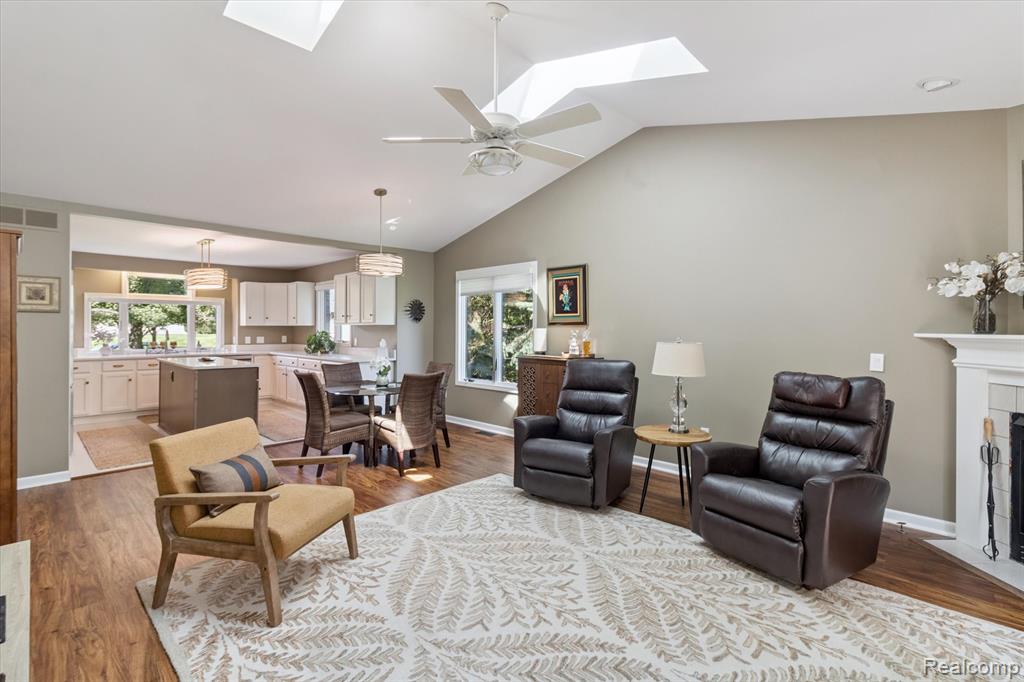 935 Mildred J Court, Brighton, MI 48116 — Photo 10