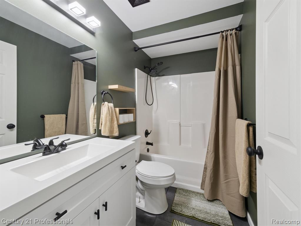 41027 Rose Lane, Clinton Twp, MI 48036 — Photo 21