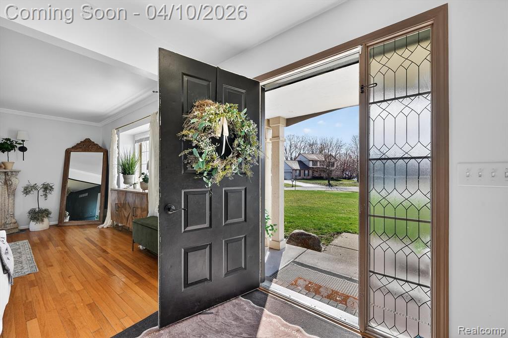 255 Round Tree Drive, Lake Orion, MI — Photo 4