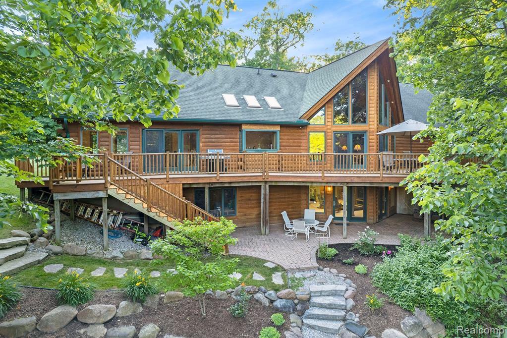 4693 Hegel Road, Goodrich Vlg, MI — Photo 2