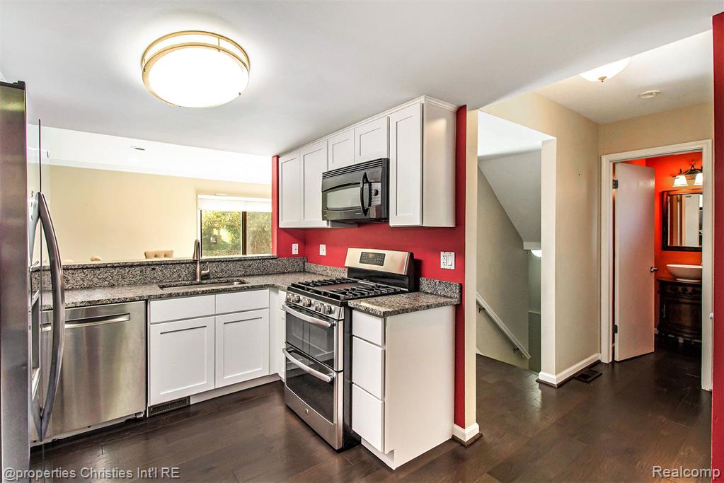 5762 DRAKE HOLLOW Drive W, West Bloomfield, MI — Photo 3