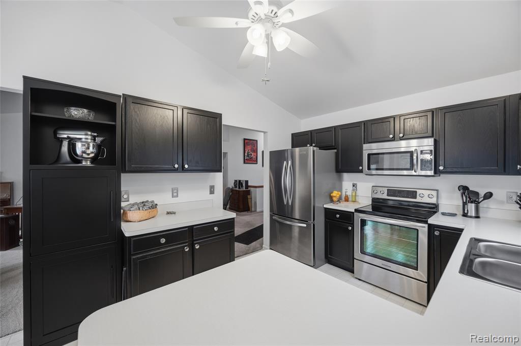 6670 Copper Creek Dr W, Washington, MI — Photo 15