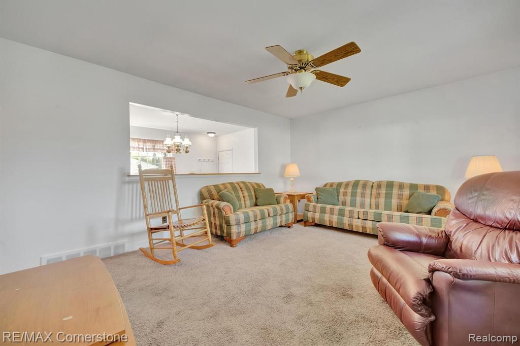 697 WORCHESTER Street, Westland, MI 48186 — Photo 5