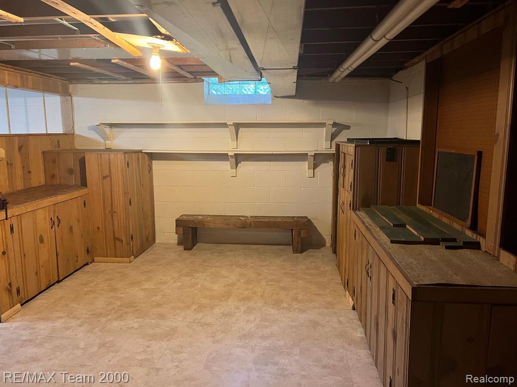3 BOONE Lane, Dearborn, MI 48120 — Photo 41