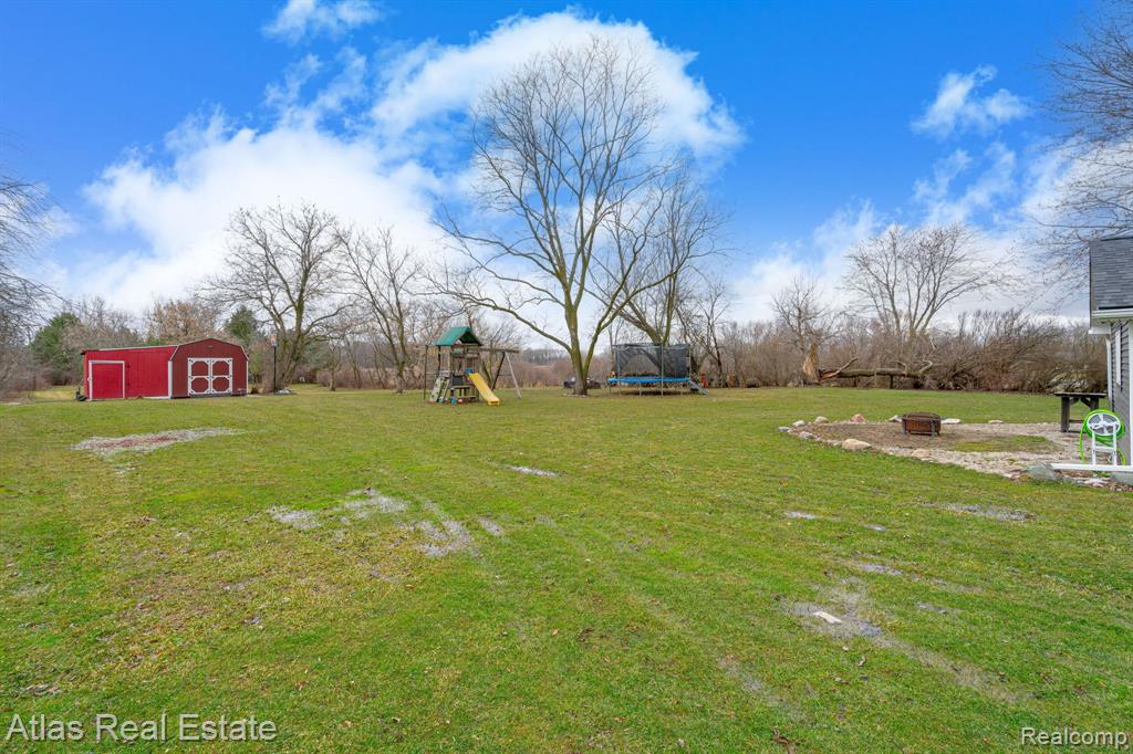 10025 Grand Blanc Road, Gaines Vlg, MI 48436 — Photo 9