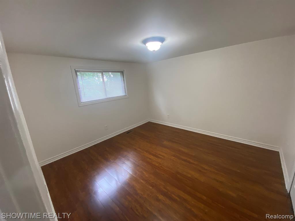 8418 HICKORY Drive, Sterling Heights, MI 48312 — Photo 14