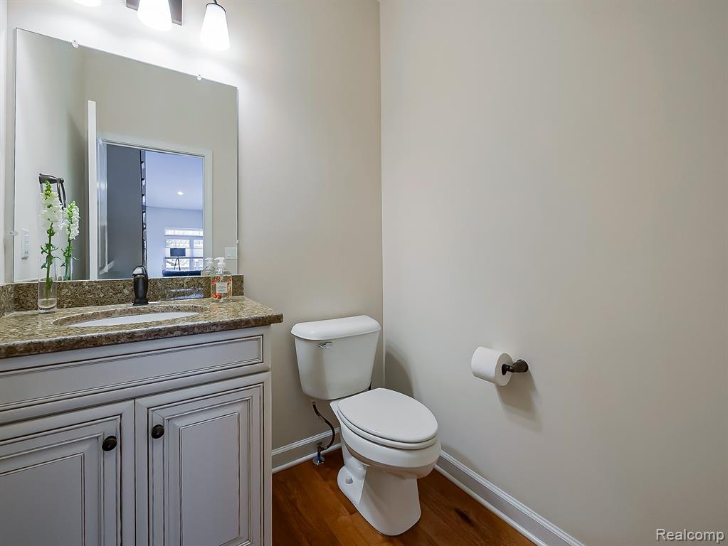 7212 Berry, West Bloomfield, MI — Photo 28