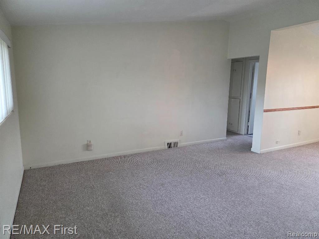 19285 Rockcastle Street, Harper Woods, MI 48225 — Photo 13