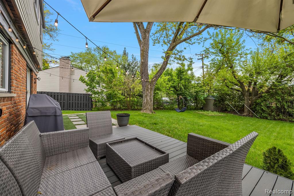 1000 CANTERBURY Street, Northville, MI 48167 — Photo 9