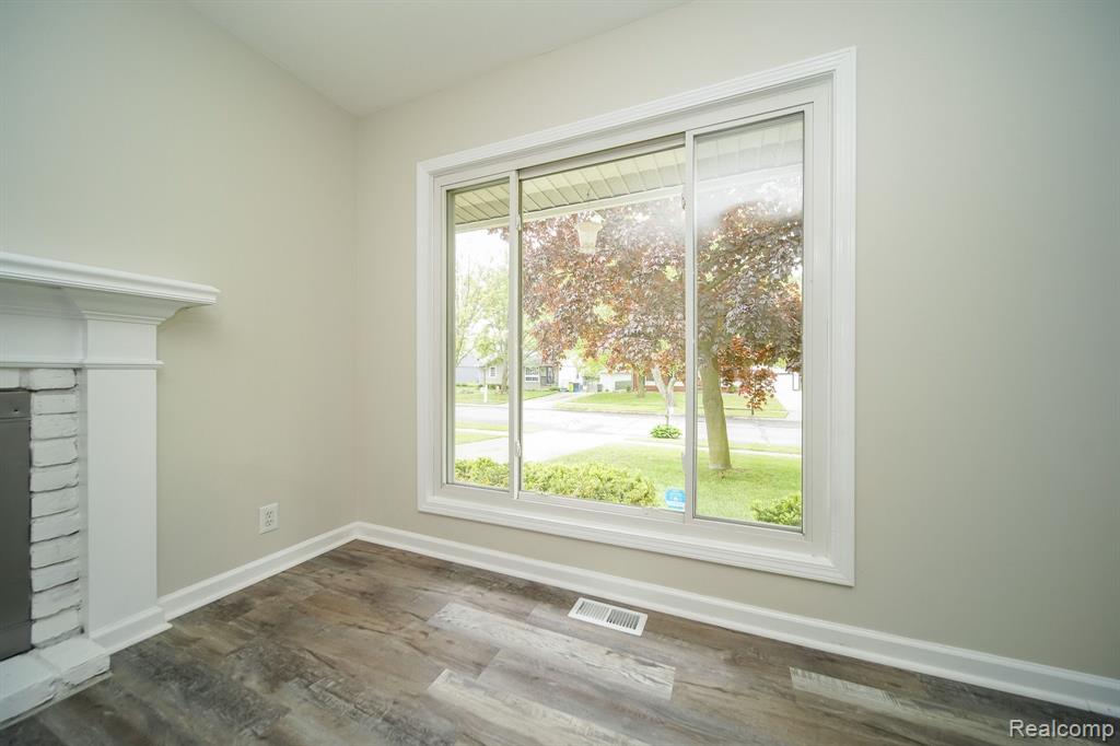 598 COVINGTON Street, South Lyon, MI 48178 — Photo 26