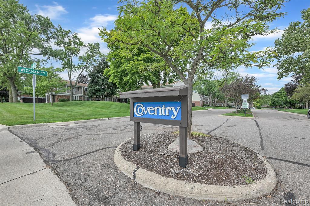 1963 WICKHAM Street, Royal Oak, MI 48073 — Photo 25