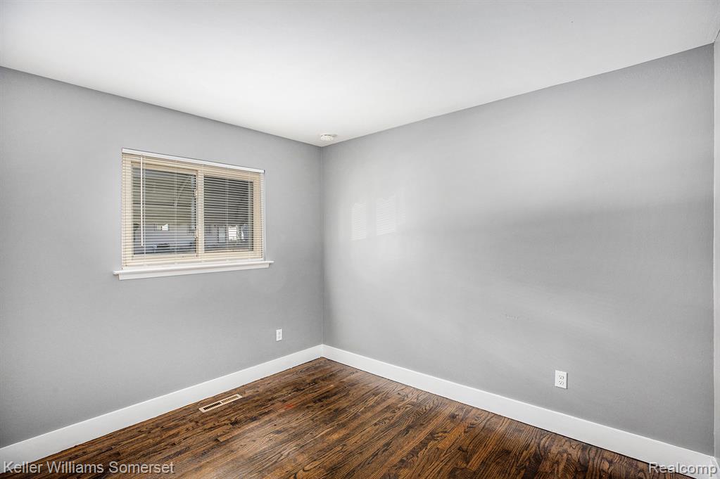 428 Jordon Road, Pontiac, MI 48342 — Photo 12
