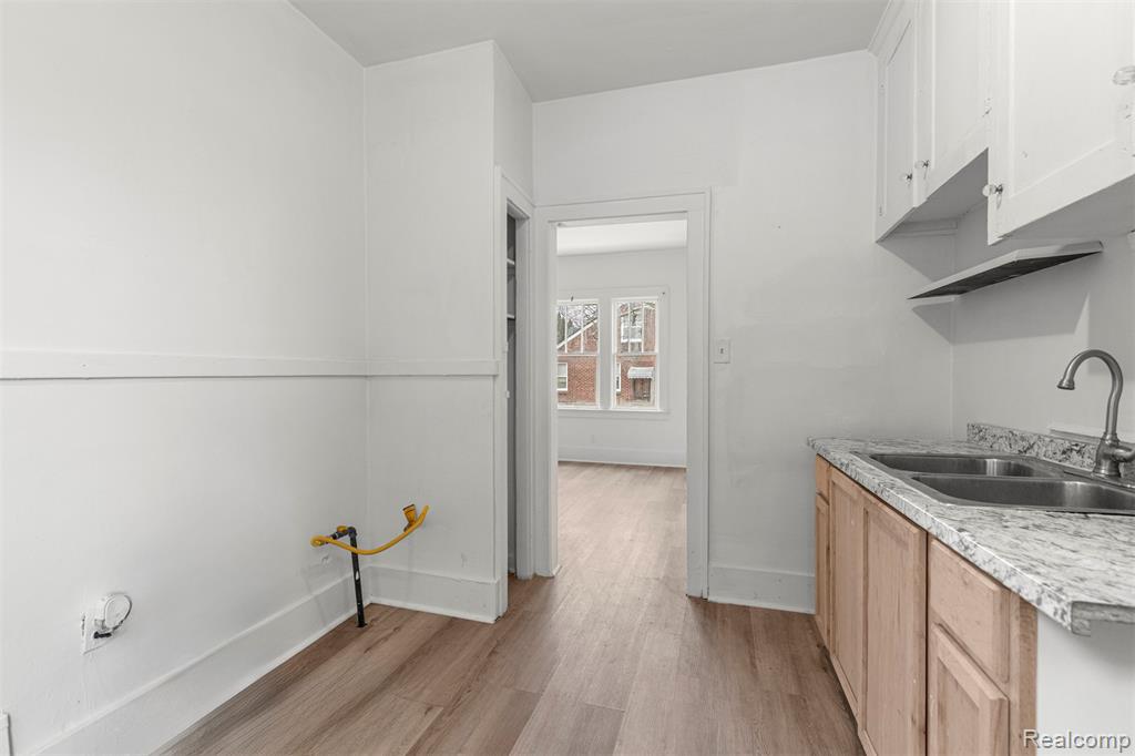 3964 Lenox Street, Detroit, MI 48215 — Photo 13