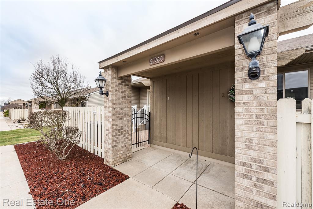 61960 ARLINGTON Circle, 1, South Lyon, MI 48178 — Photo 3
