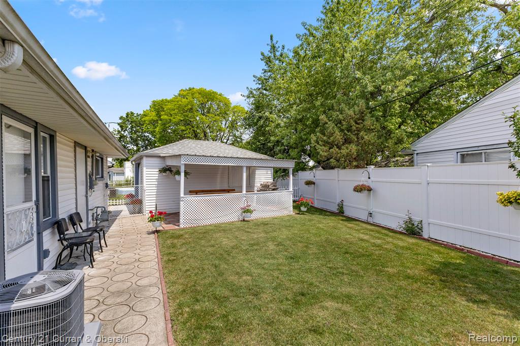 420 Lytle Place, Garden City, MI — Photo 25