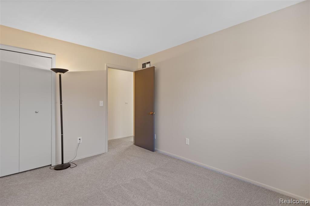 4952 Coventry Road, 315, Royal Oak, MI 48073 — Photo 22