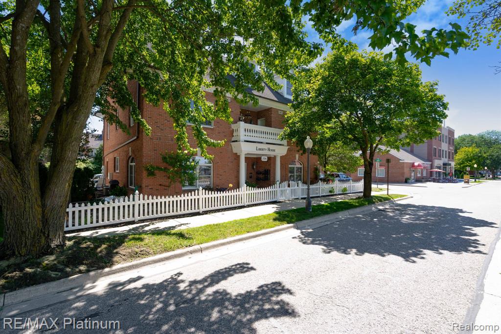 206 E Liberty Street, Milford, MI 48381 — Photo 5