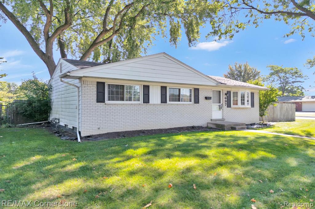 697 WORCHESTER Street, Westland, MI 48186 — Photo 35