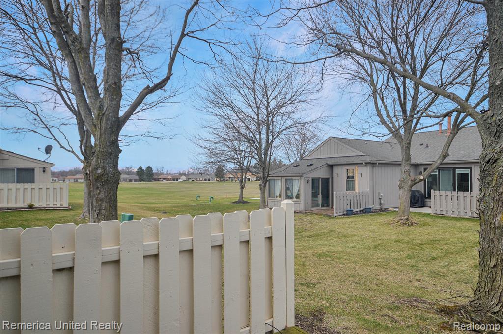 12113 Lexington Drive, South Lyon, MI 48178 — Photo 5