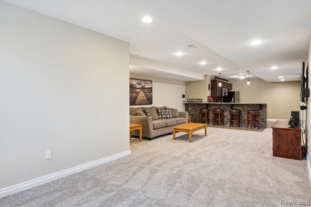 8504 Riverwalk Drive, Fenton, MI 48430 — Photo 47