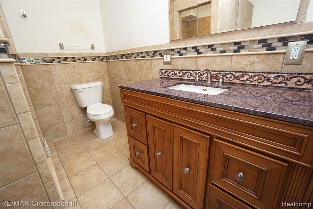 48295 BAYSHORE Drive, Van Buren, MI 48111 — Photo 13