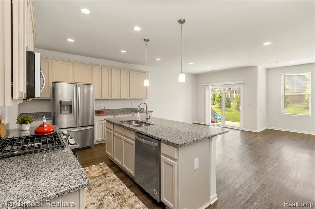 43474 CHANCELLOR Lane SE, Novi, MI — Photo 4