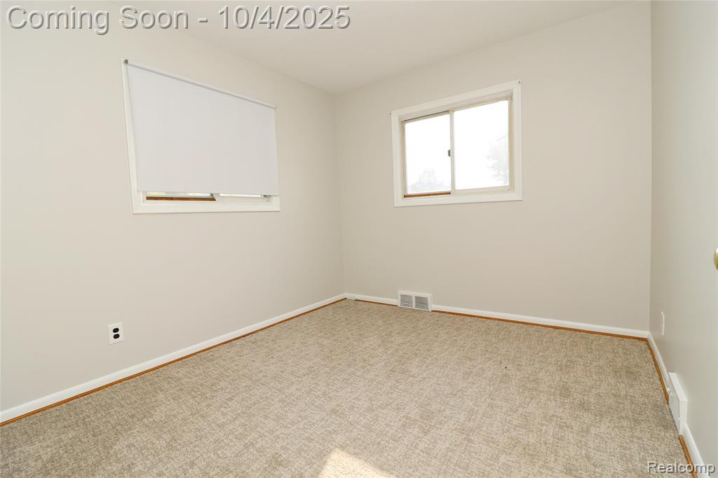 939 Deering Street, Garden City, MI — Photo 19