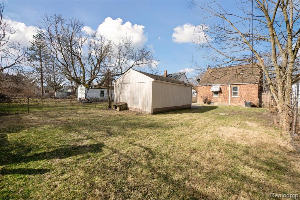 7676 DOLPHIN, Redford, MI 48239 — Photo 29